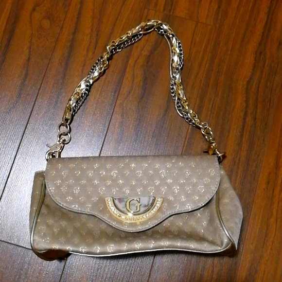 VGUC glitzy gold Guess purse with chain handle - Picture 1 of 8
